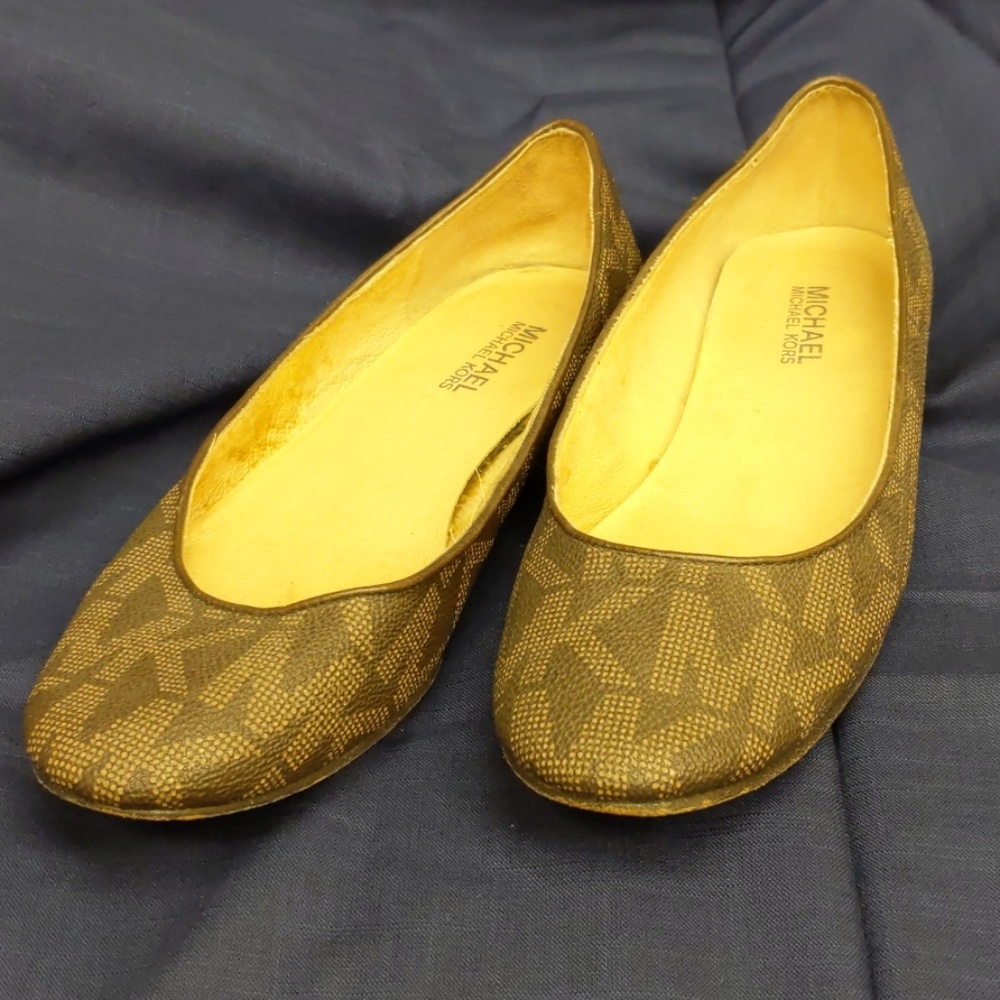 Michael Kors flats size 6 1/2